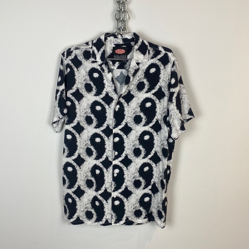 Petals & Peakcocks Button Down 🦚